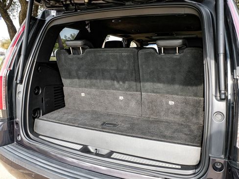 Used 2017 Cadillac Escalade Platinum image 45