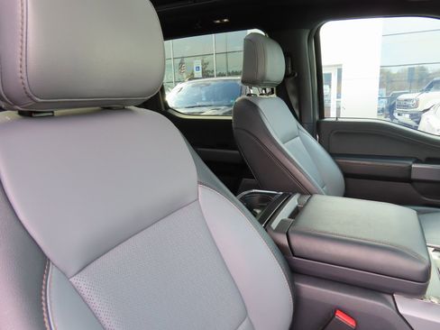 Used 2024 Ford F150 Lightning Lariat image 39