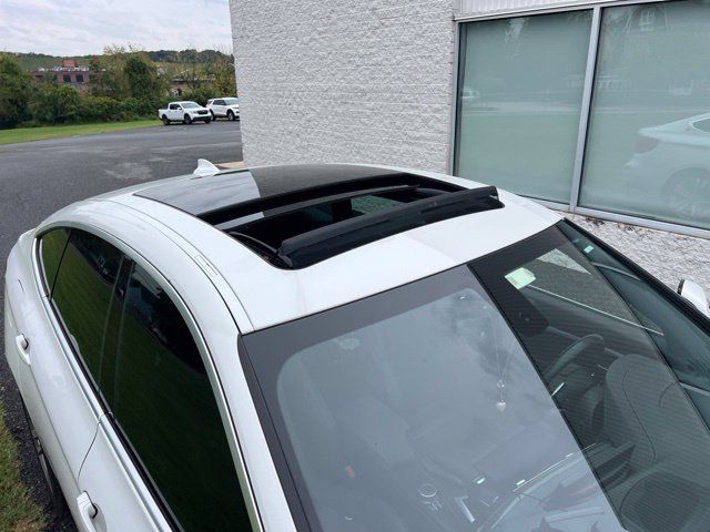 Used 2018 BMW 330i Gran Turismo xDrive AWD/4WD image 10