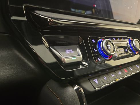 Certified 2025 GMC Sierra 3500 AT4 w/ Technology Package image 25