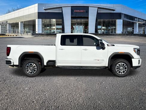 Used 2022 GMC Sierra 3500 AT4 image 2