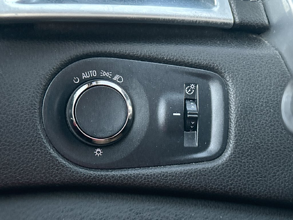 Used 2013 Cadillac SRX Luxury AWD/4WD image 21