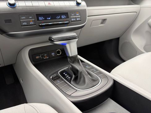 Used 2025 Hyundai Kona SEL image 42