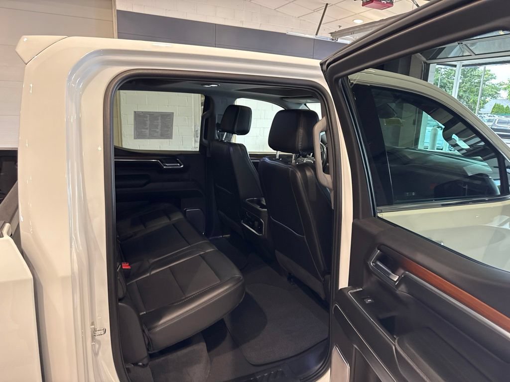 Used 2024 GMC Sierra 1500 Denali w/ Technology Package AWD/4WD image 16