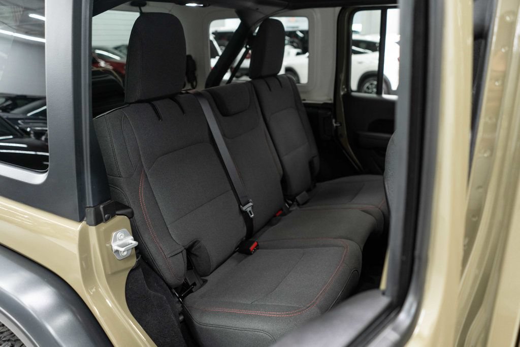 Used 2026 Jeep Wrangler Unlimited Rubicon AWD/4WD image 12