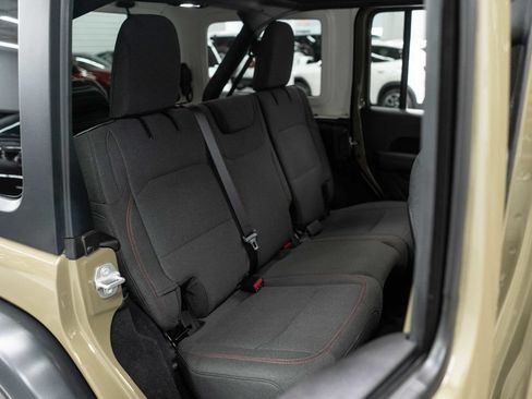 Used 2026 Jeep Wrangler Unlimited Rubicon AWD/4WD image 12