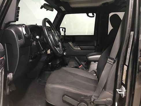Used 2015 Jeep Wrangler Unlimited Sport w/ Connectivity Group AWD/4WD image 10
