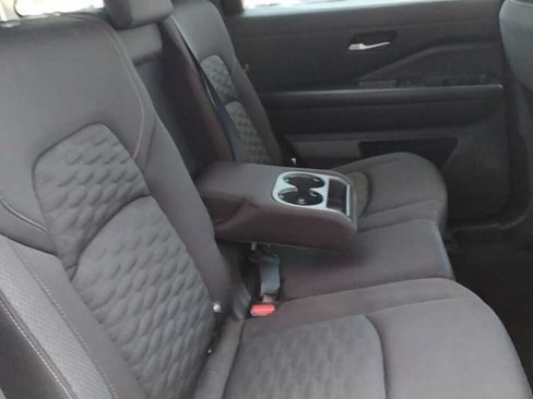 Used 2022 Nissan Pathfinder SV FWD image 13