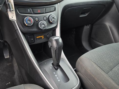 Used 2021 Chevrolet Trax LS w/ Tint and Cruise Package image 21