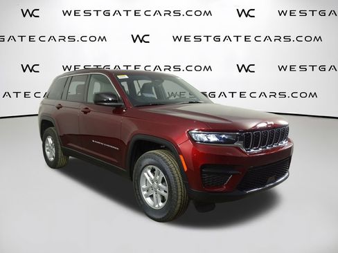 New 2025 Jeep Grand Cherokee Laredo image 2
