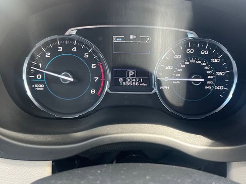 Used 2017 Subaru Forester 2.5i Limited w/ Popular Package #2 AWD/4WD image 14