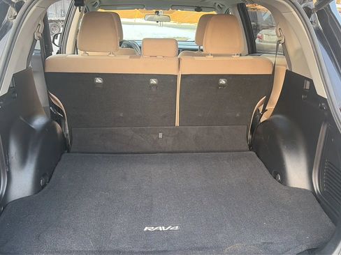 Used 2013 Toyota RAV4 XLE image 30