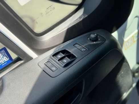 Used 2025 RAM ProMaster 2500 w/ Convenience Group FWD image 18