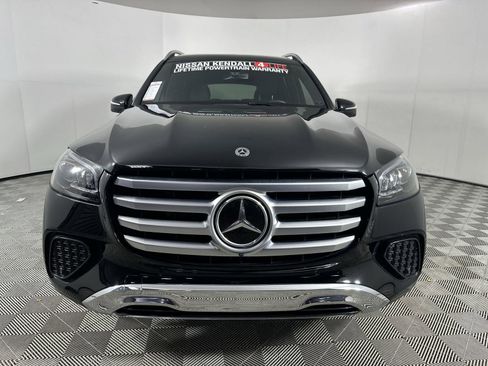 Used 2024 Mercedes-Benz GLS 450 4MATIC image 3