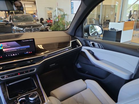 Used 2024 BMW X5 xDrive40i AWD/4WD image 19