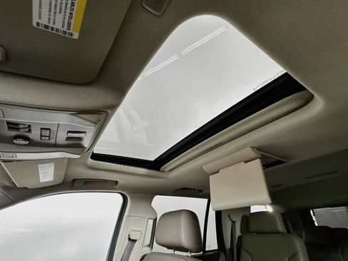 Used 2017 Chevrolet Tahoe Premier AWD/4WD image 23