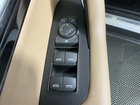 Used 2019 Chevrolet Blazer Premier w/ Sun and Wheels Package image 16