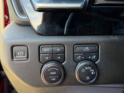 Used 2022 Chevrolet Silverado 1500 LT AWD/4WD image 17