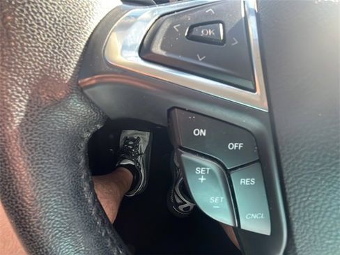 Used 2020 Ford Fusion SEL image 17