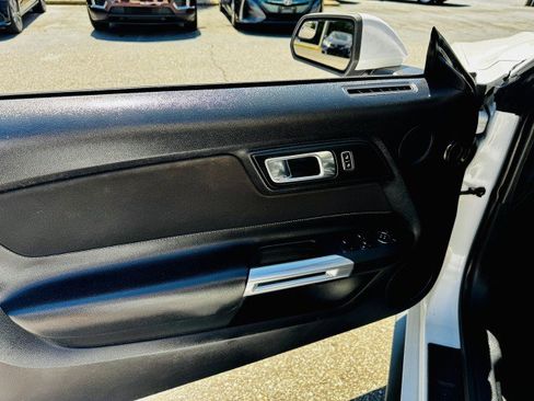 Used 2018 Ford Mustang Convertible w/ Equipment Group 101A image 7