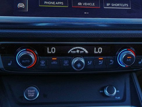 Used 2020 Audi Q3 2.0T Premium image 19