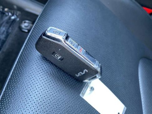 Certified 2024 Kia Sportage EX image 31