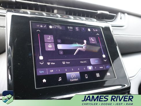 Used 2025 Jeep Grand Cherokee Altitude AWD/4WD image 33