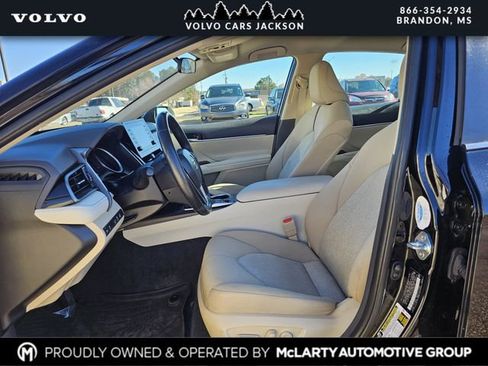 Used 2022 Toyota Camry LE w/ Cold Weather Package image 12