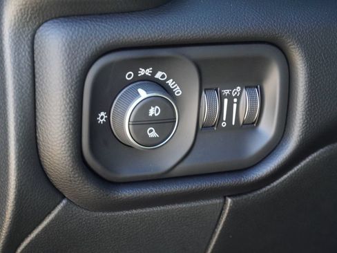 New 2026 RAM 3500 Laramie AWD/4WD image 23