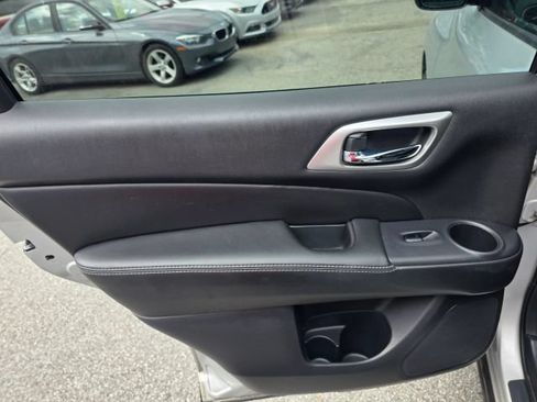 Used 2015 Nissan Pathfinder 4WD image 19