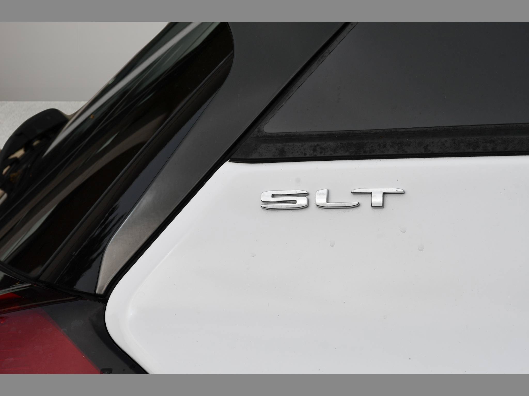 Used 2023 GMC Terrain SLT w/ Infotainment Package II AWD/4WD image 31