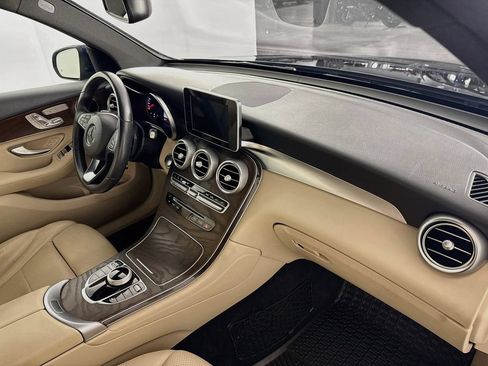 Used 2018 Mercedes-Benz GLC 300 image 32