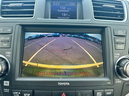 Used 2012 Toyota Highlander Limited AWD/4WD image 27