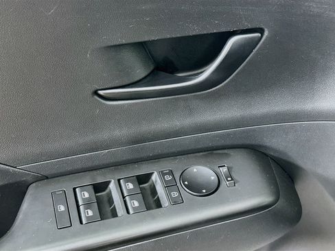 Used 2025 Hyundai Kona SEL AWD/4WD image 15