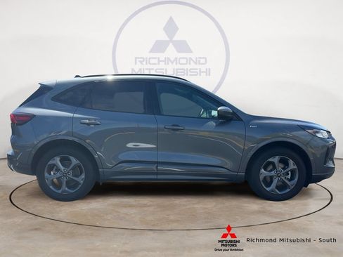 Used 2024 Ford Escape ST-Line Select w/ Tech Pack #1 AWD/4WD image 2