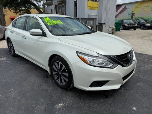 Used 2016 Nissan Altima 2.5 SV w/ Convenience Package FWD image 1