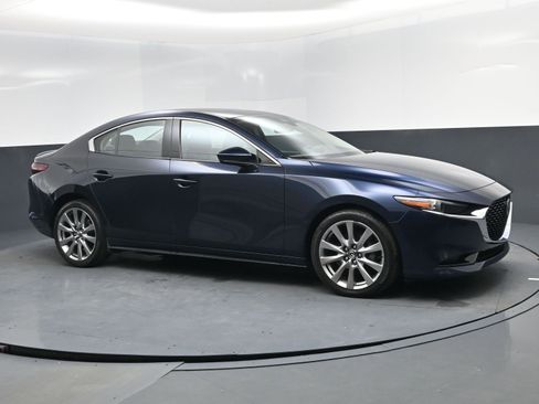 Used 2021 MAZDA MAZDA3 s image 2