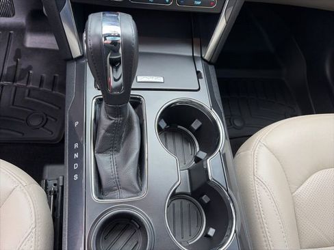Used 2019 Ford Explorer Limited image 19