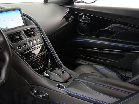Used 2020 Aston Martin DBS Superleggera RWD image 29