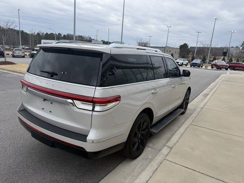 Used 2024 Lincoln Navigator Reserve image 6