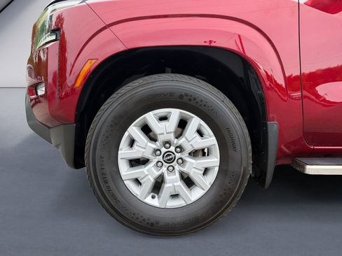 Used 2022 Nissan Frontier SV w/ SV Premium Package AWD/4WD image 9
