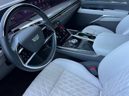 Used 2026 Cadillac Escalade IQ Luxury 1 w/ LPO, Floor Liner Package AWD/4WD image 9