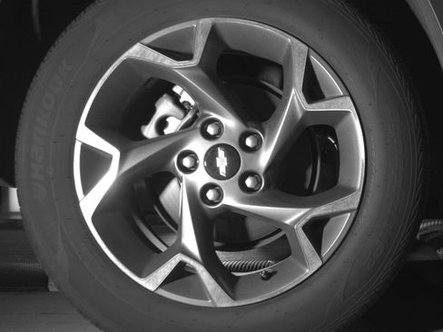 Used 2025 Chevrolet Trax LT FWD image 15