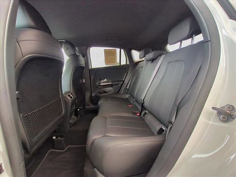 Used 2021 Mercedes-Benz GLA 250 4MATIC image 18