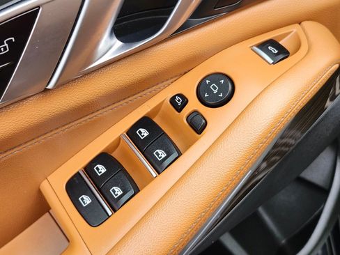 Used 2021 BMW X5 xDrive40i w/ M Sport Package image 17