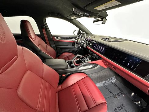 Certified 2024 Porsche Cayenne Turbo GT AWD/4WD image 46