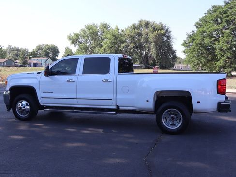 Used 2018 GMC Sierra 3500 SLT w/ Duramax Plus Package AWD/4WD image 8