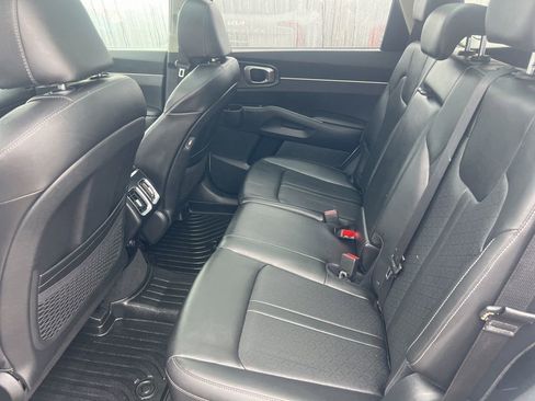 Certified 2023 Kia Sorento S w/ Panoramic Sunroof Package image 9