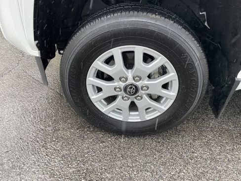 Used 2024 Toyota Tacoma SR5 AWD/4WD image 9