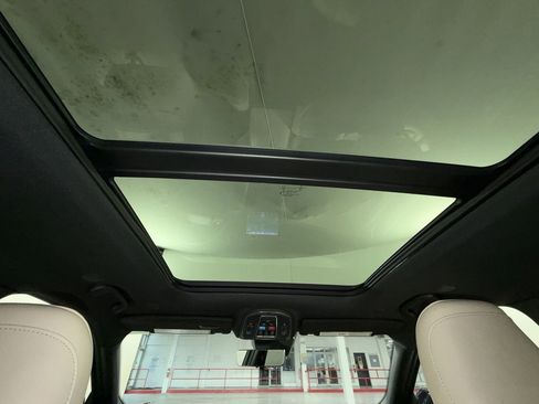 Used 2023 Jeep Grand Cherokee L Limited w/ Luxury Tech Group II image 24